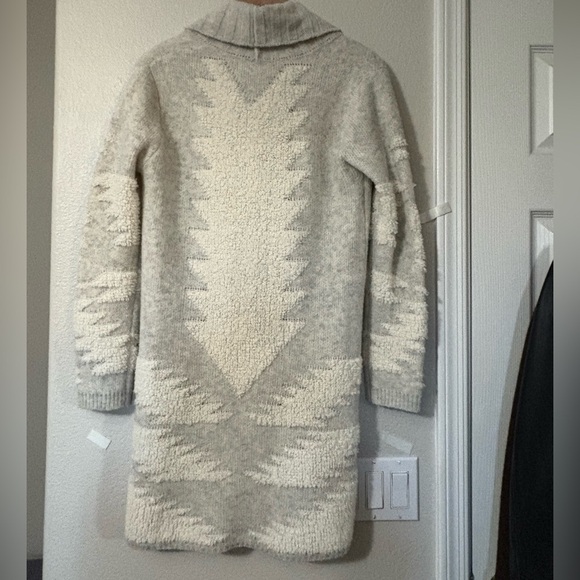 One Grey Day Heather Gray Long Cardigan with Shawl Collar and Geometric Pattern - Picture 2 of 15